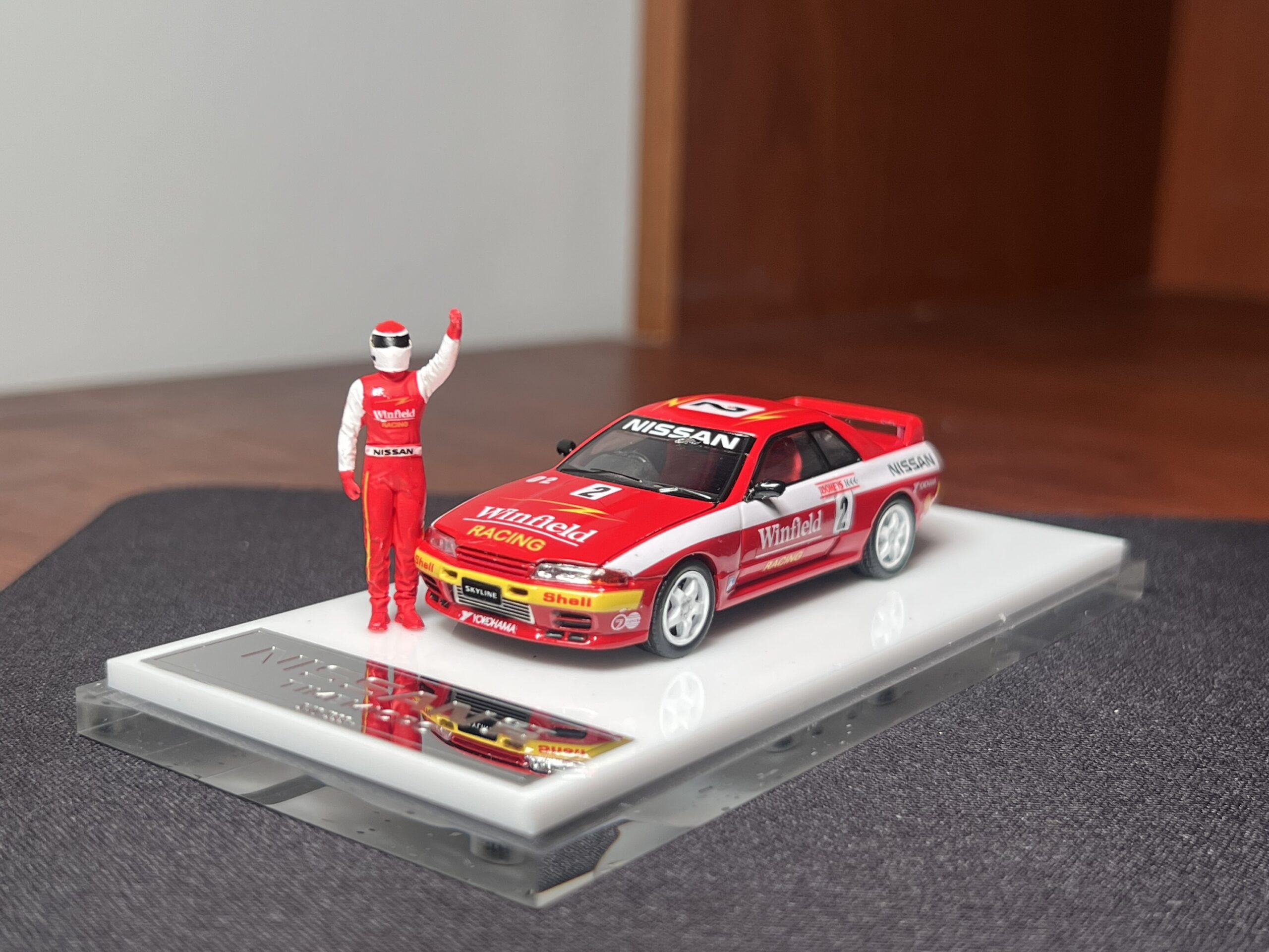 Time Micro 1:64 Nissan Skyline R32 con apertura de capó