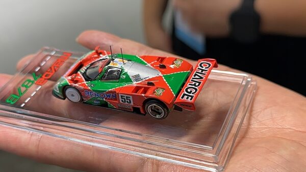 BM Creations Mazda 787B RENOWN #55 Winner Car HK Toy Car Salon Event 1/64 - Imagen 4