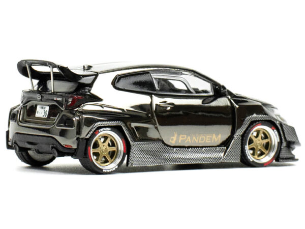 Pop Race 1/64 Toyota "Pandem" GR Yaris Dark Chrome - Imagen 2