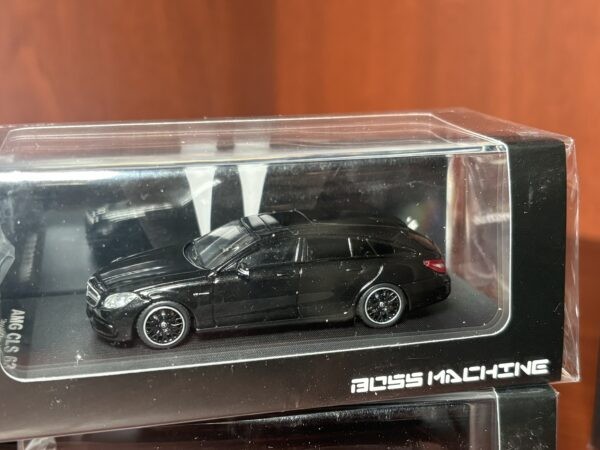 1:64 Boss Machine CLS 63 AMG Shooting Break Negro