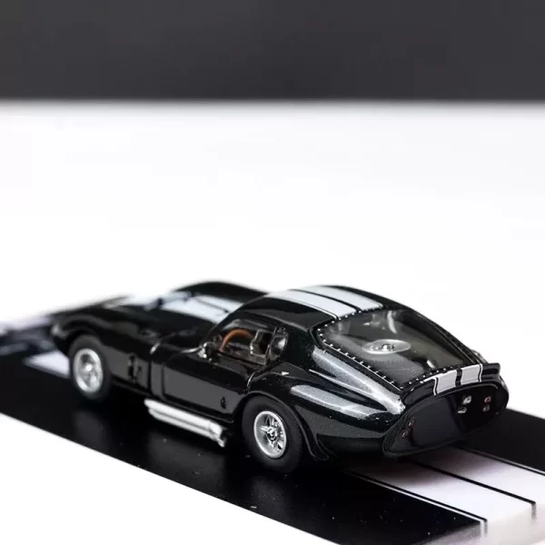 Fine Works 1:64 Ford Shelby Daytona Cobra Negro - Imagen 3