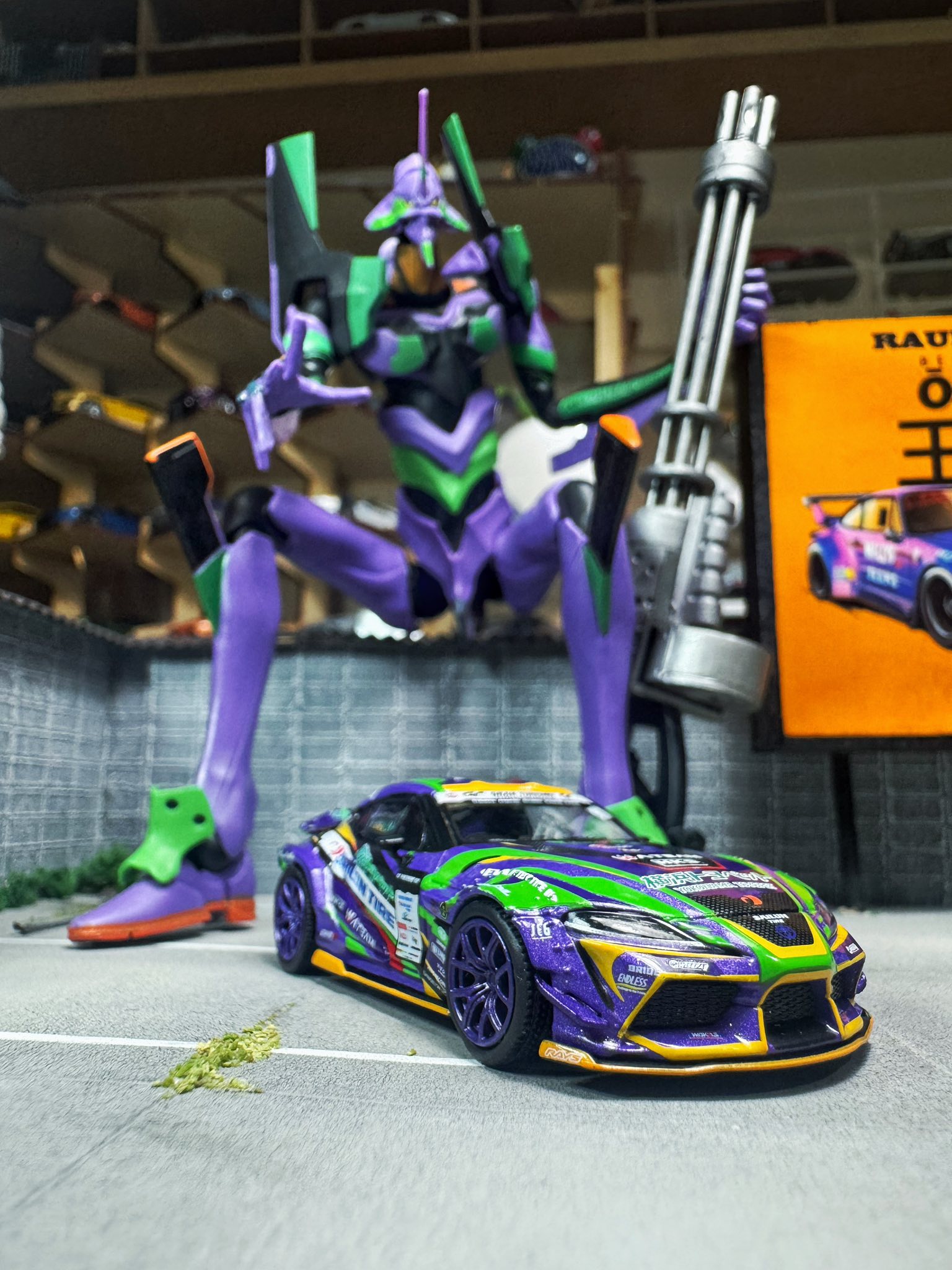 MINI GT x EVANGELION RACING Japan Exclusive 1/64 Toyota GR Supra KUHL 2021 D1GP EVANGELION RACING - Imagen 4