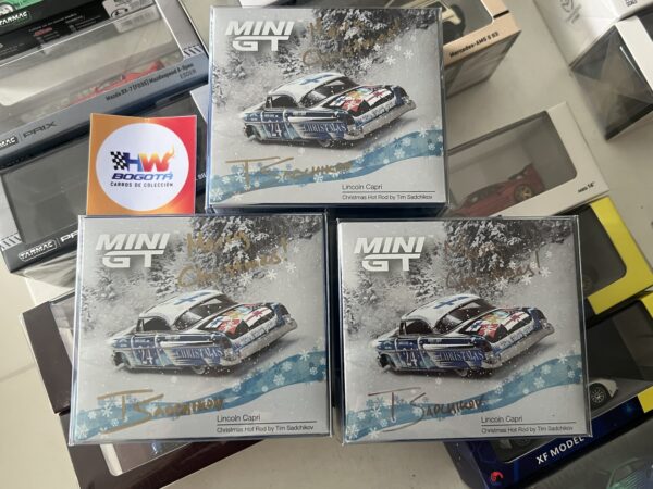 Mini GT 1/64 Lincoln Capri Christmas Hot Rod FIRMADOS por Tim Sadchikov 2024 Christmas Edition Limited 9999pcs