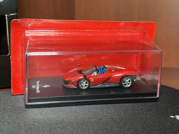 CENTAURIA x IXO COLLECTIONS FERRARI GT 1:64 Magazine ASIA EDITION - FERRARI DAYTONA SP3 2021 (English Version) - Imagen 5