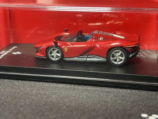 CENTAURIA x IXO COLLECTIONS FERRARI GT 1:64 Magazine ASIA EDITION - FERRARI DAYTONA SP3 2021 (English Version) - Imagen 4