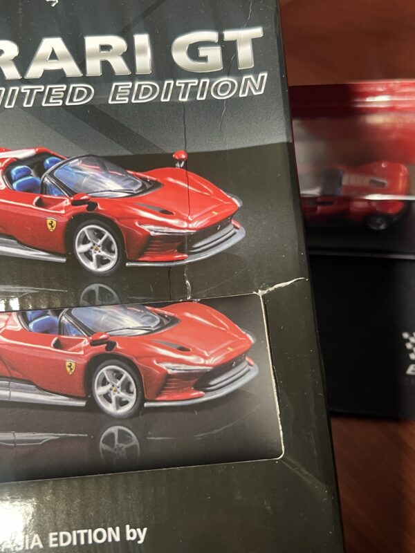 CENTAURIA x IXO COLLECTIONS FERRARI GT 1:64 Magazine ASIA EDITION - FERRARI DAYTONA SP3 2021 (English Version) - Imagen 3