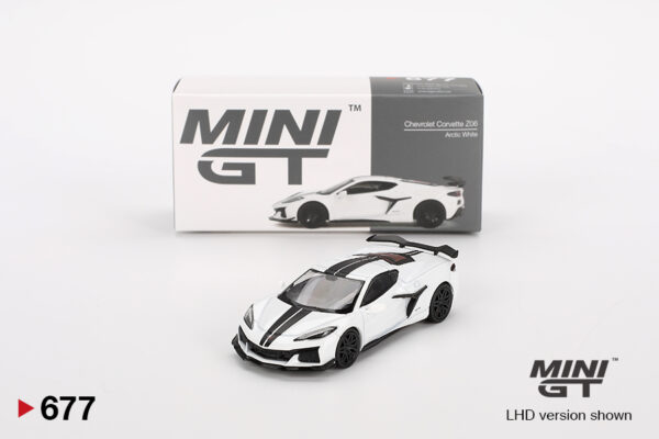 Mini GT 1:64 Chevrolet Corvette Z06 2023 Arctic White - Imagen 2