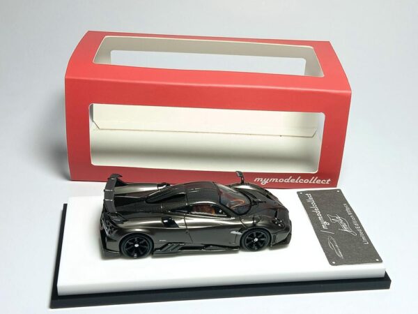 *PREORDEN* Model Collect 1:64 Pagani Imola V12 Gris/Fibra de carbono