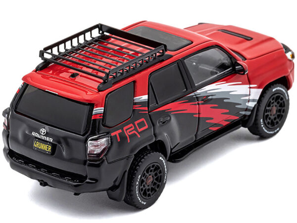 GCD 1/64 2022 Toyota 4 Runner TRD Pro Black and Red with Graphics and Roofrack - Imagen 3