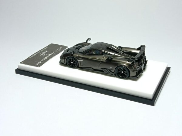 *PREORDEN* Model Collect 1:64 Pagani Imola V12 Gris/Fibra de carbono - Imagen 4
