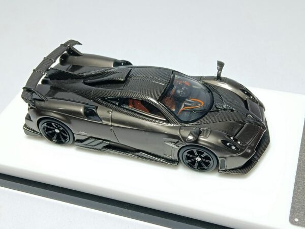 *PREORDEN* Model Collect 1:64 Pagani Imola V12 Gris/Fibra de carbono - Imagen 5