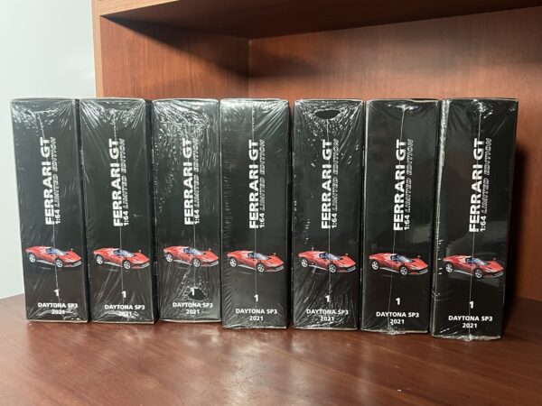 CENTAURIA x IXO COLLECTIONS FERRARI GT 1:64 Magazine ASIA EDITION – FERRARI DAYTONA SP3 2021 (English Version) - Imagen 2