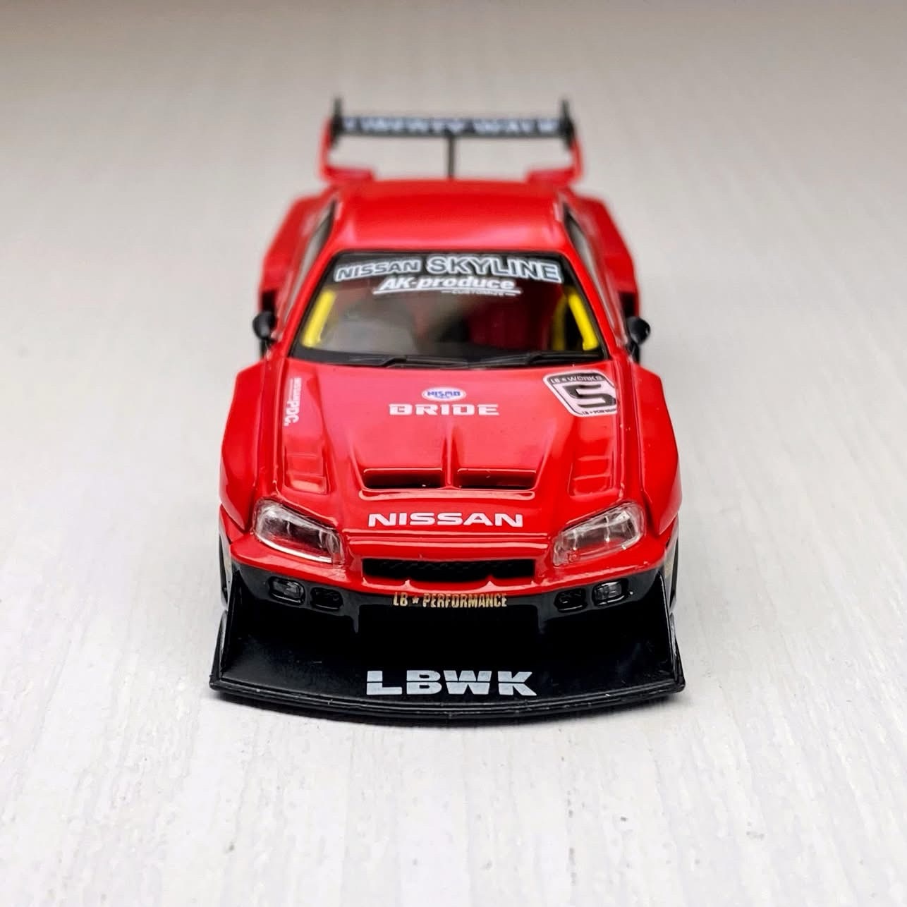 Mini GT 1:64 Nissan LB-ER34 Super Silhouette SKYLINE – Red/Black – Limited Edition - Imagen 5