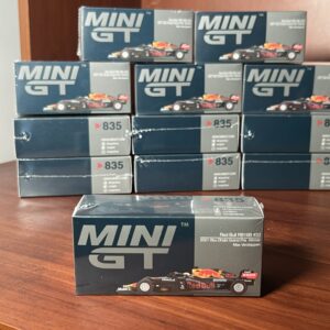 Mini GT 1:64 Red Bull RB16B #33 Max Verstappen 2021 Abu Dhabi Grand Prix  Winner – Limited Edition