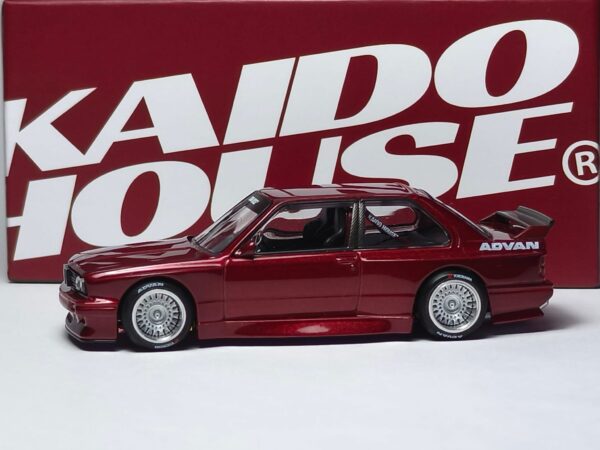 1/64 Kaido House & Mini GT BMW M3 (E30) Kaido GT V1 (Dark Red) - Imagen 6
