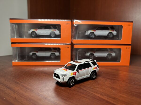 1/64 GCD Toyota 4Runner TRD Pro - Imagen 2