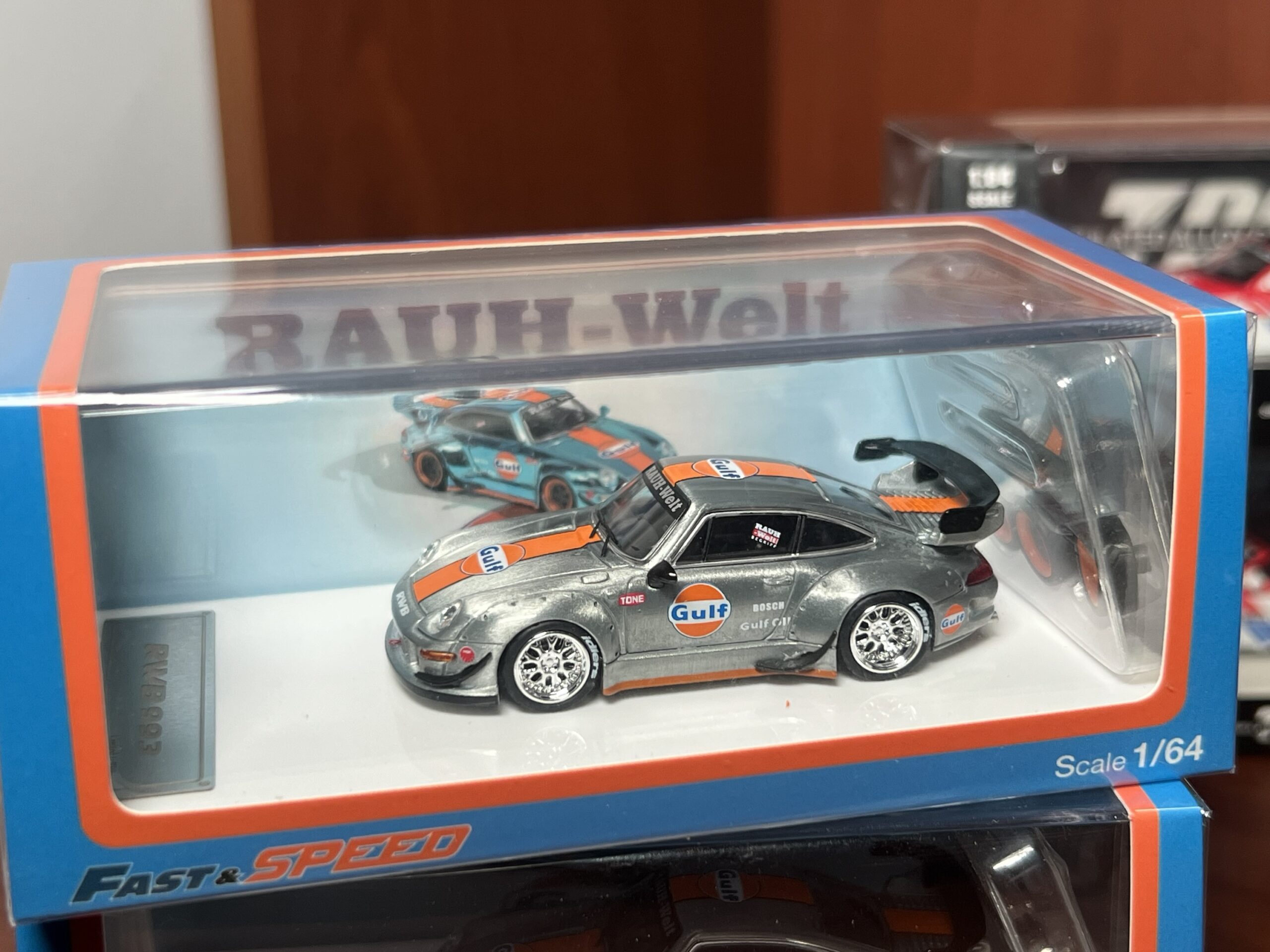 Fast Speed 1:64 RWB993 GT Gulf Raw Titanium - Imagen 2