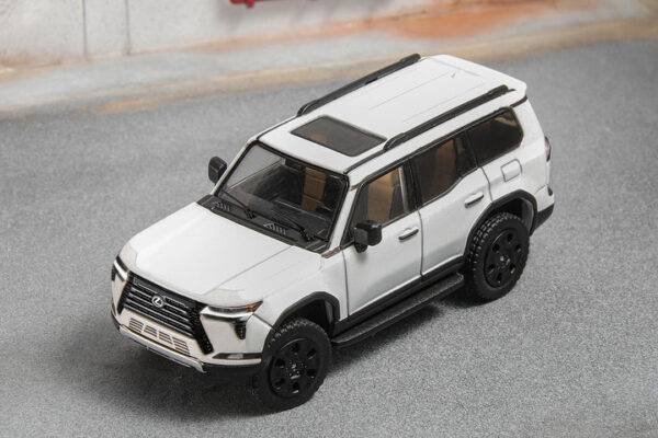 GCD 1:64 Lexus GX550 White - Imagen 2