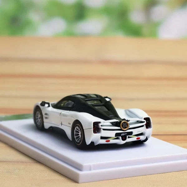 XF Model 1:64 Pagani Utopia Pearlescent White - Imagen 2