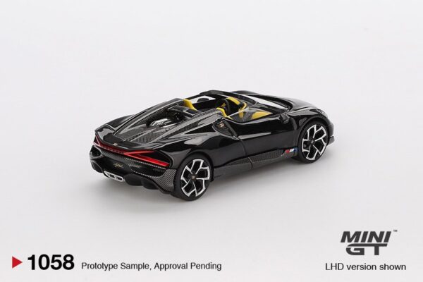 *PREORDEN* Bugatti W16 Mistral Black - Imagen 2