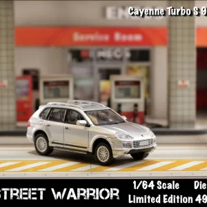 Street Warrior 1:64 Porsche Cayenne Turbo S 957 Gris plata