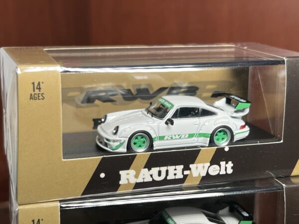 Star Model 1:64 Rauh-Welt RWB964 GT Wing Verde