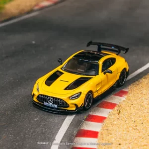 Tarmac Works 1/64 Mercedes-Benz AMG GT Black Series - SHMEE150
