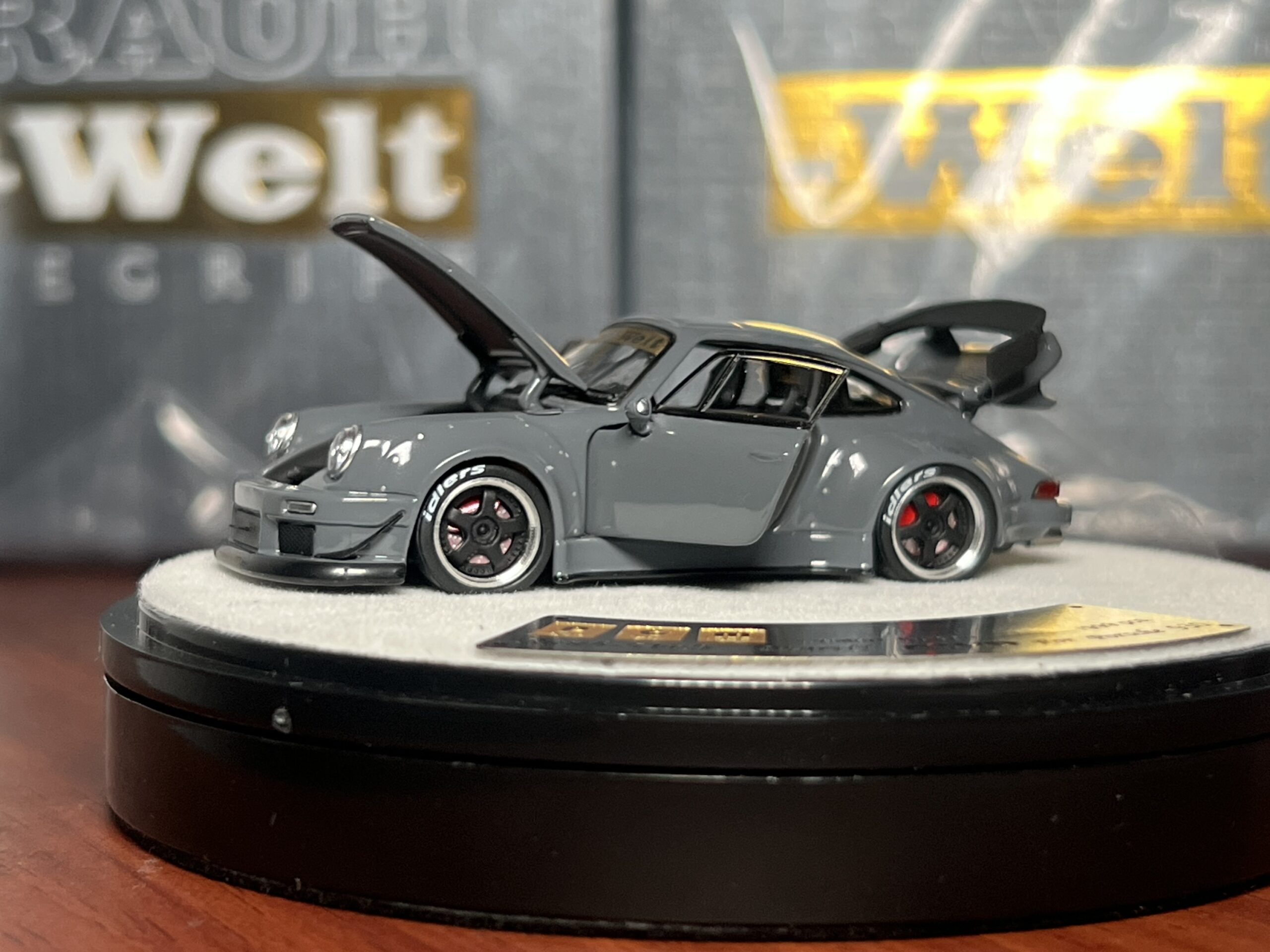 PGM 1:64 Porsche RWB 930 Cement Grey | HW Bogotá
