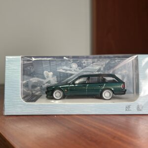 JY 1:64 BMW E34 Alpina E34 Touring Verde
