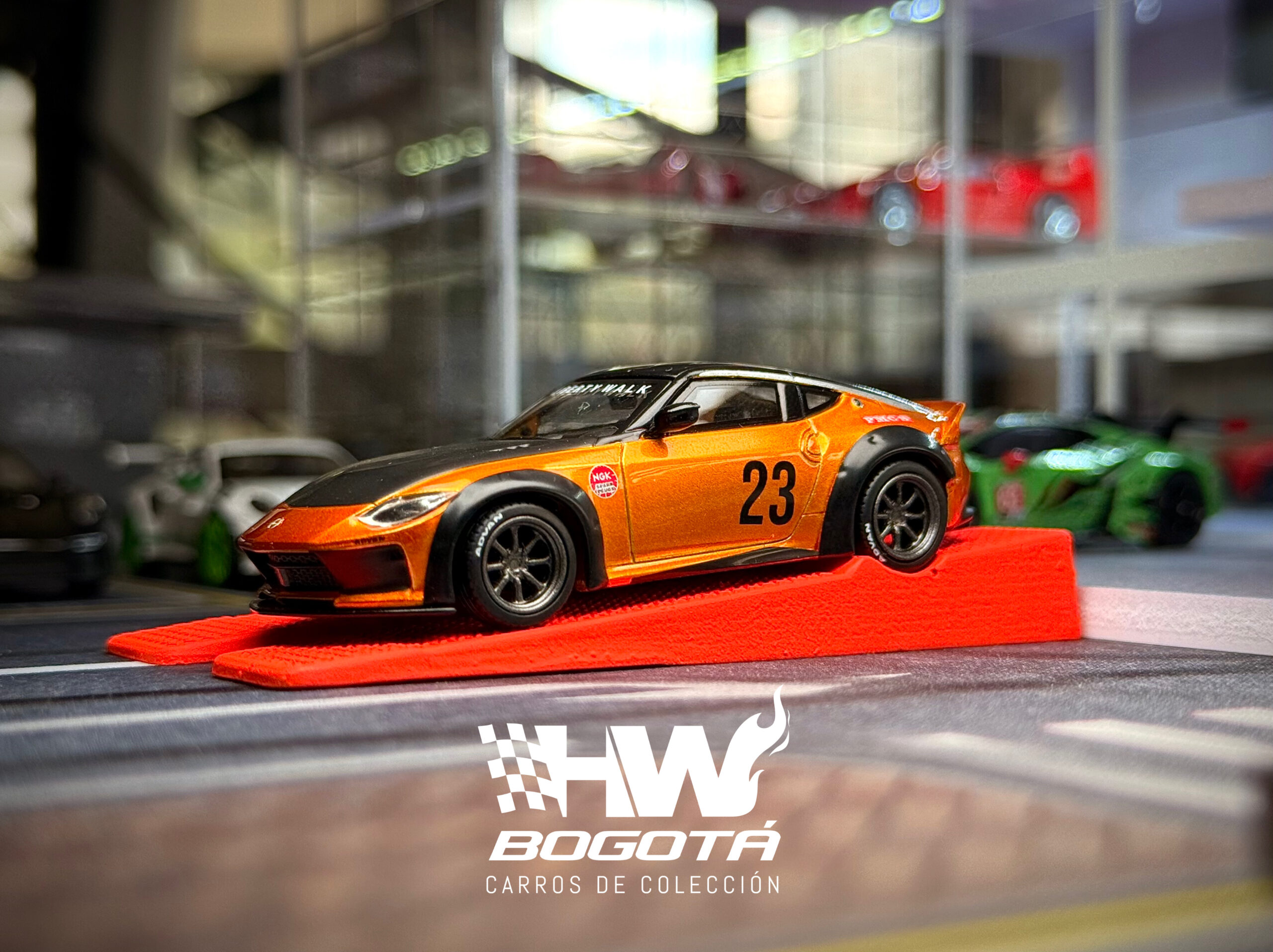Mini GT 1:64 Nissan Z LB-NATION WORKS – LB Gold – Mijo Exclusives