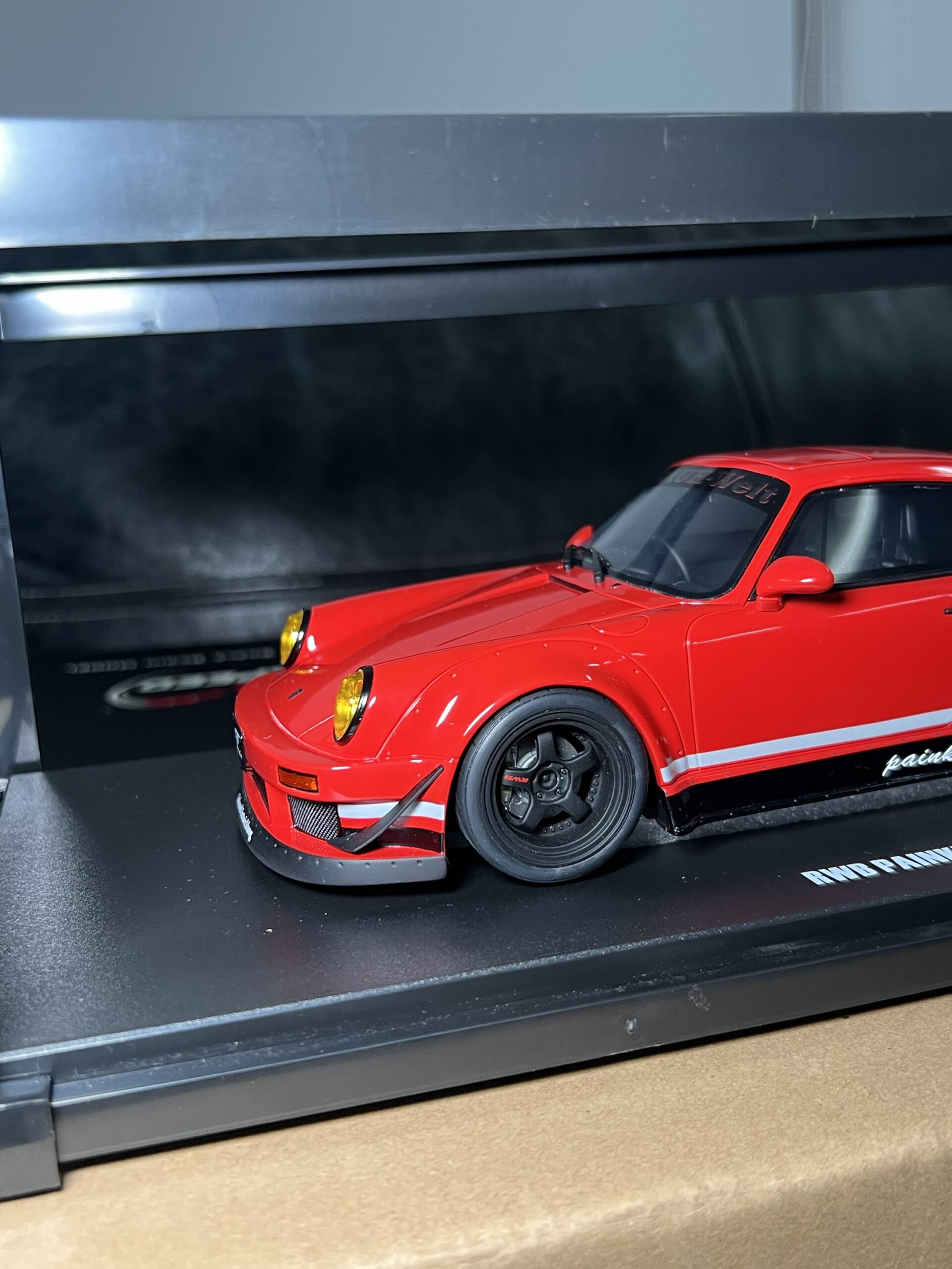 GT Spirit 1/18 RWB Bodykit "Painkiller" Rojo en resina - Imagen 3