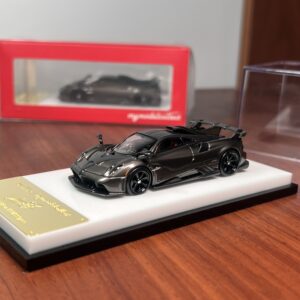 Model Collect 1:64 Pagani Imola V12 Gris/Fibra de carbono