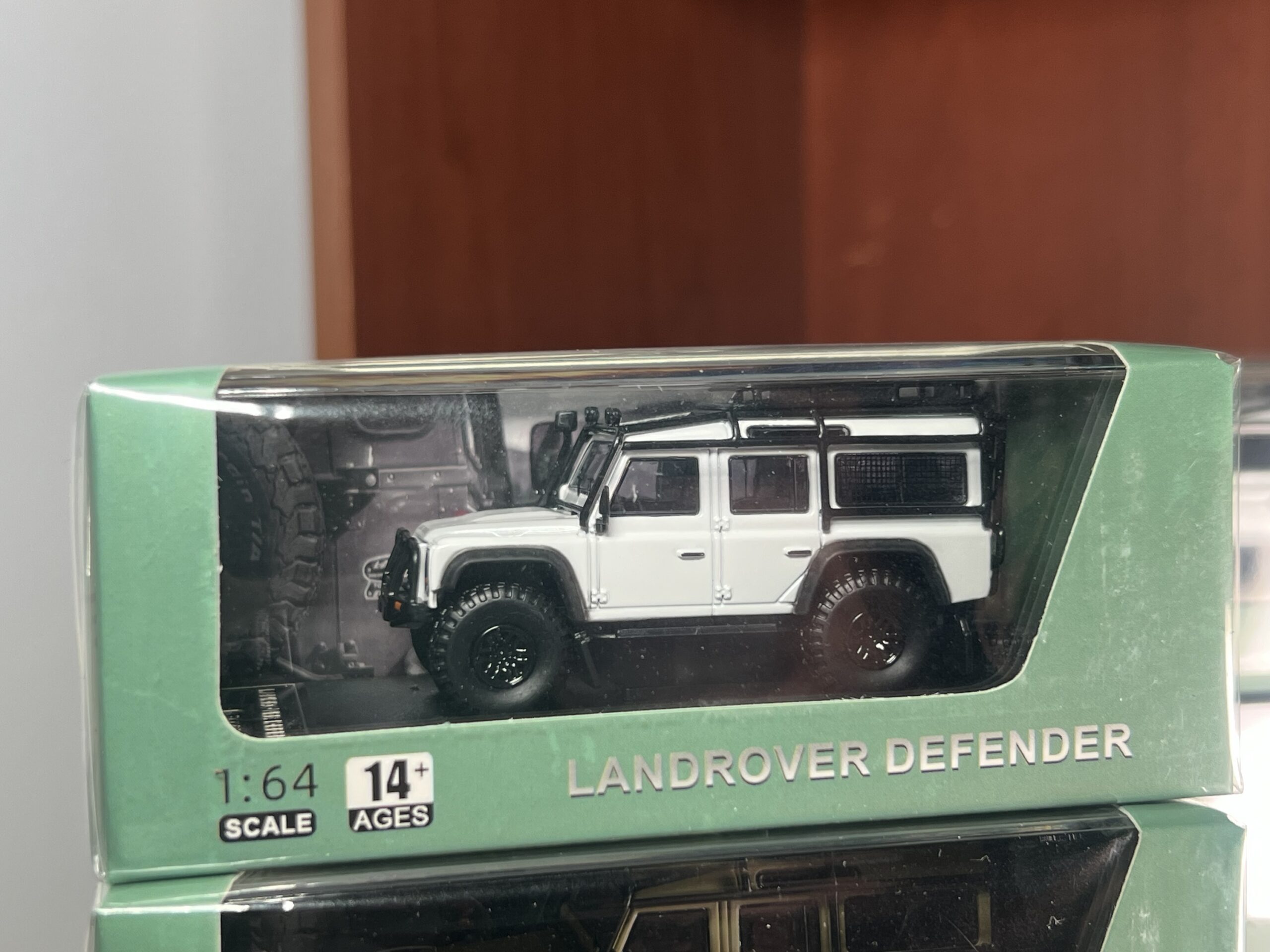 Decode 1:64 Land Rover Defender 110 Blanca - Imagen 2