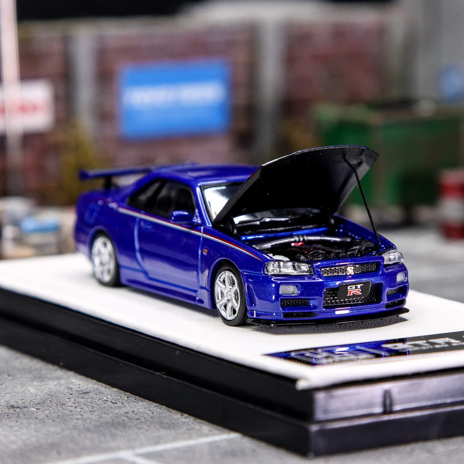 Cool Art 1:64 Nissan Skyline R34 Azul con apertura de capó - Imagen 2