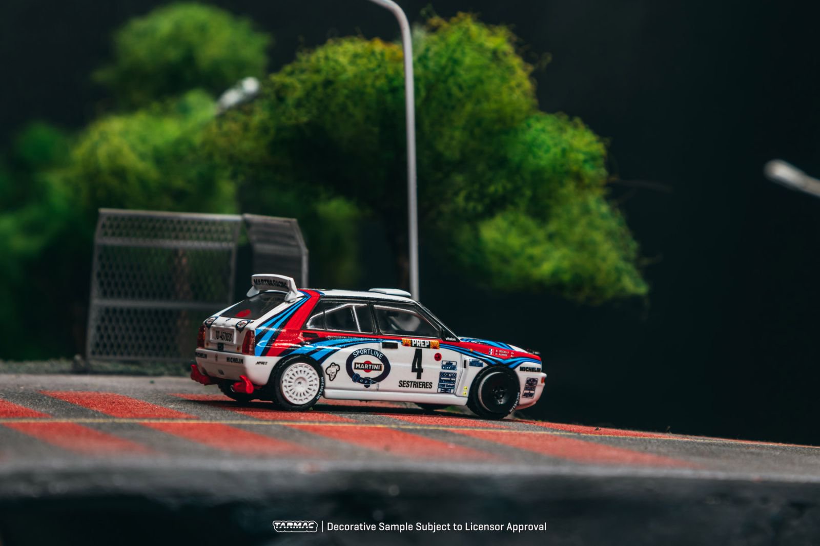 Tarmac 1:64 Lancia Delta HF Integrale Monte Carlo Rally 1992 Winner Didier Auriol / Bernard Occelli - Imagen 5