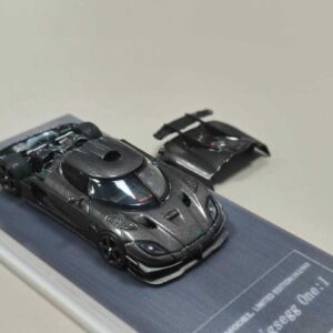 Mj Model 1:64 Koenigsegg Agera one:1 Full Carbon con apertura de motor (limitado a 599 unds)