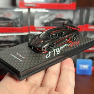 Tarmac 1:64 Koenigsegg Agera RS  Black Carbon Fiber / Red Accents