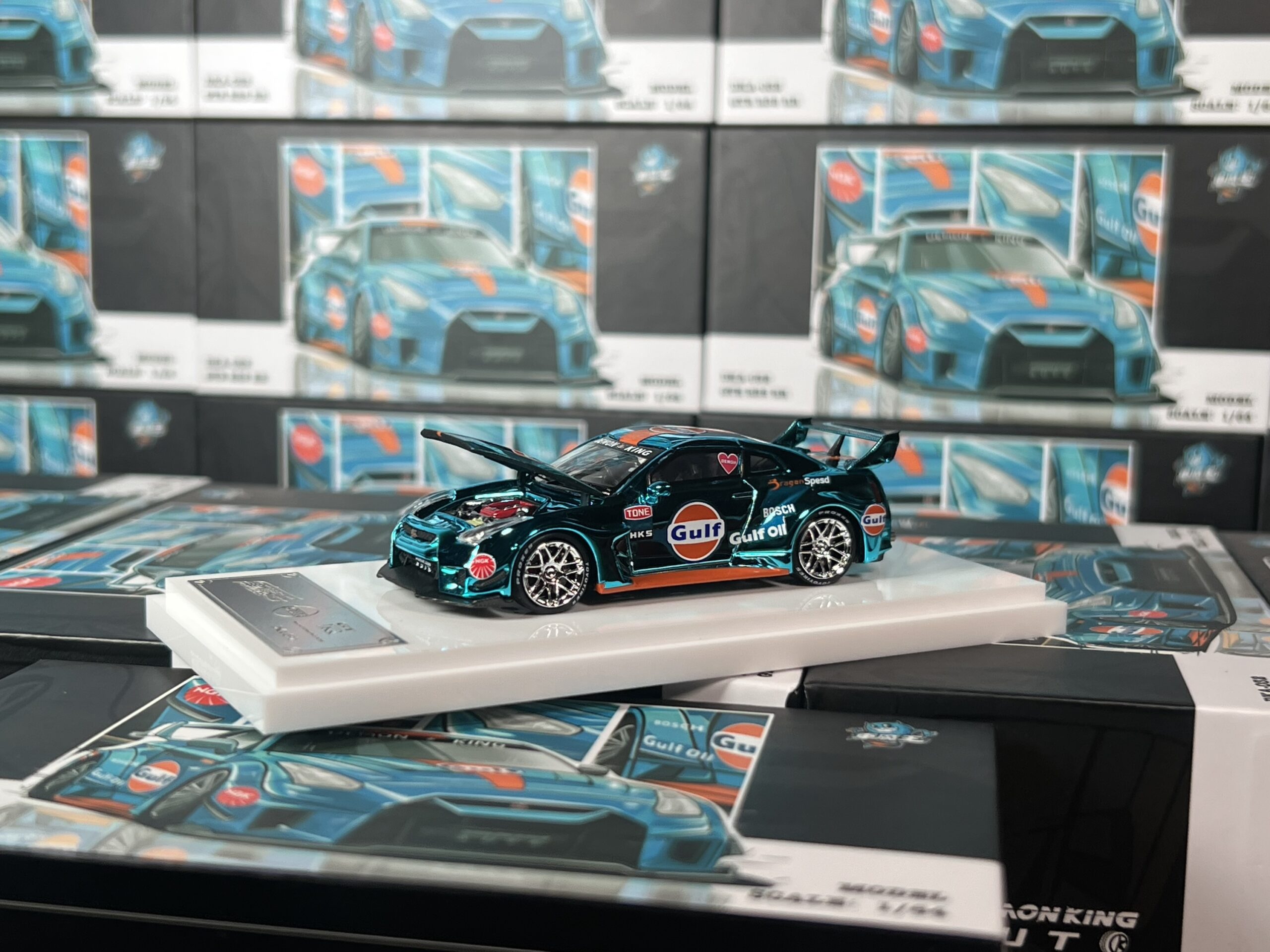 Demon King Auto 1:64 Nissan GT-R R35 Gulf LBWK - Imagen 8