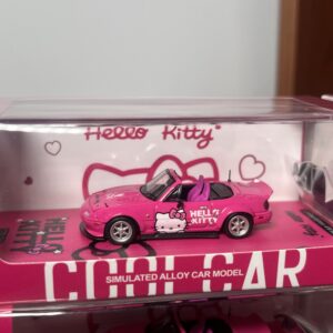 Cool Car 1:64 Mazda Pandem Hello Kitty rosado oscuro