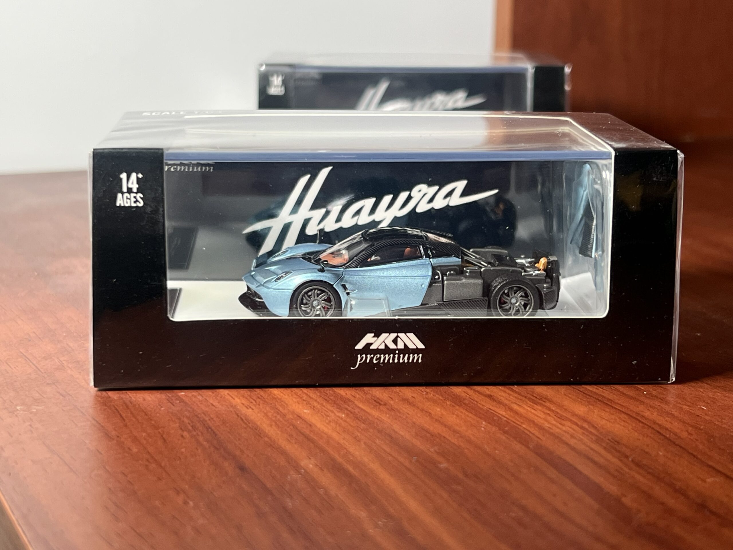 1/64 HKM Premium 2014 Pagani Huayra Coupe (AZUL)