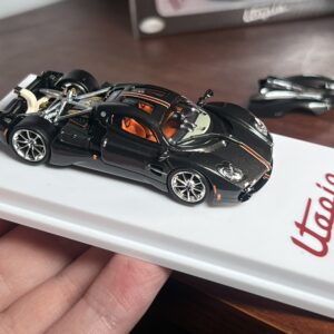 CM MODEL 1/64 Pagani Utopia Full Carbon With red line