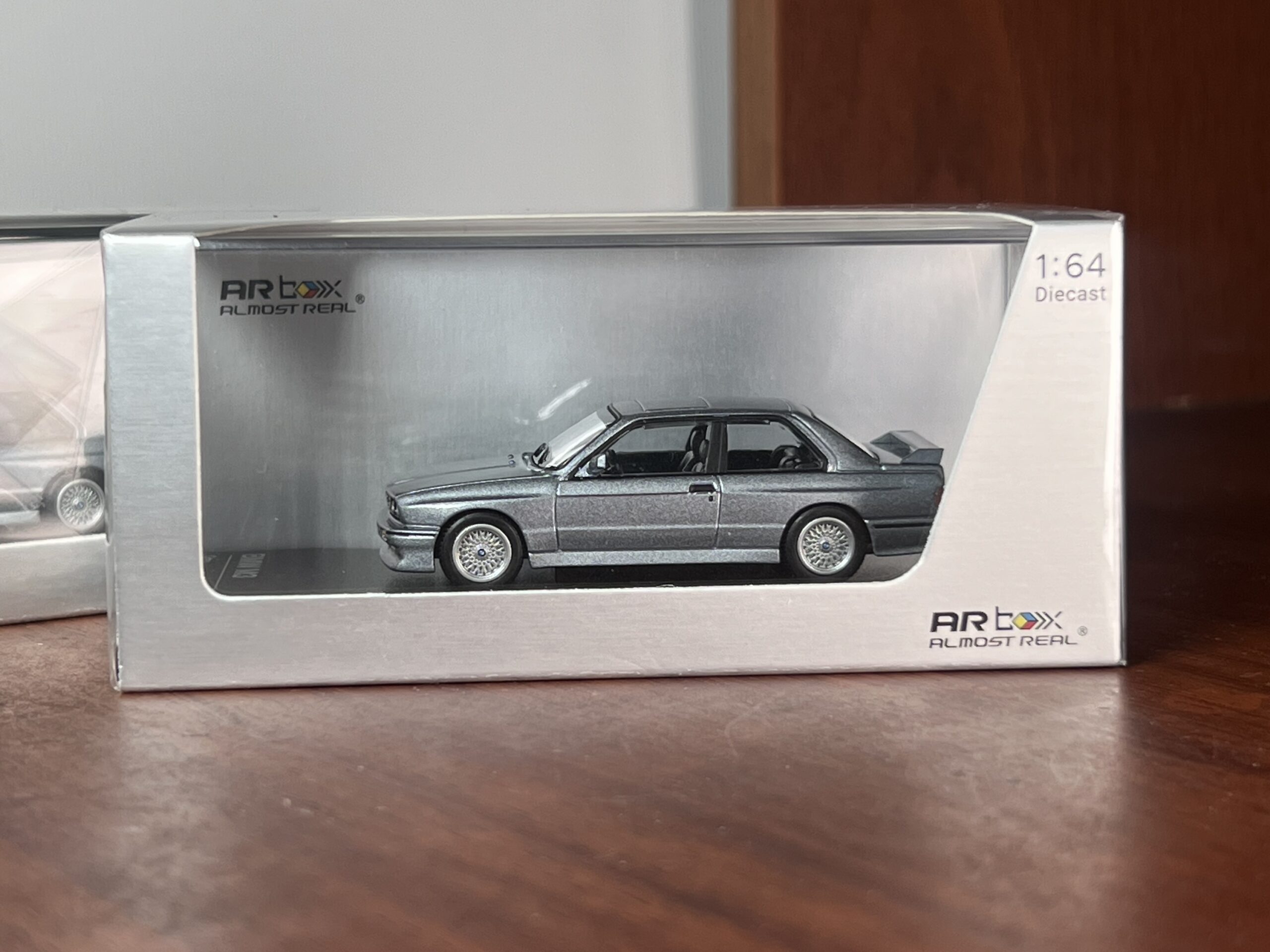 AR Almost Real 1:64 BMW M3 E30 Gris - Imagen 2