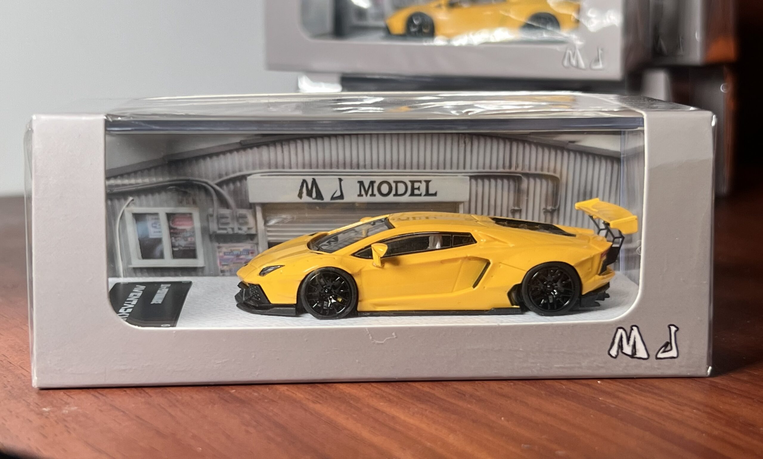MJ Model 1:64 Lamborghini Aventador LBWK Amarillo - Imagen 2