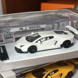 MJ Model 1:64 Lamborghini Aventador LBWK Blanco