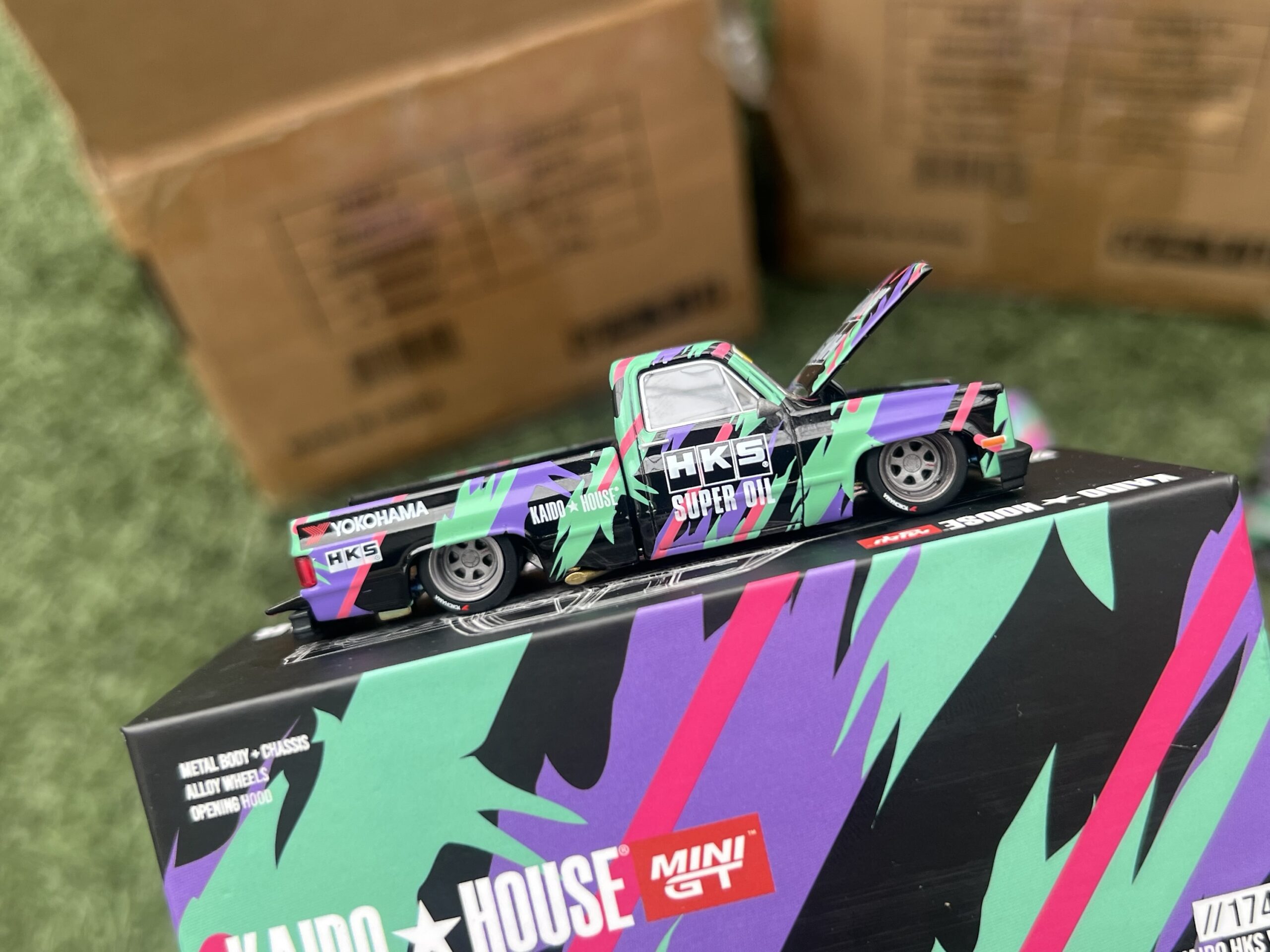 MINI GT x Kaido House 1/64 Chevrolet Silverado KAIDO HKS V1 | HW