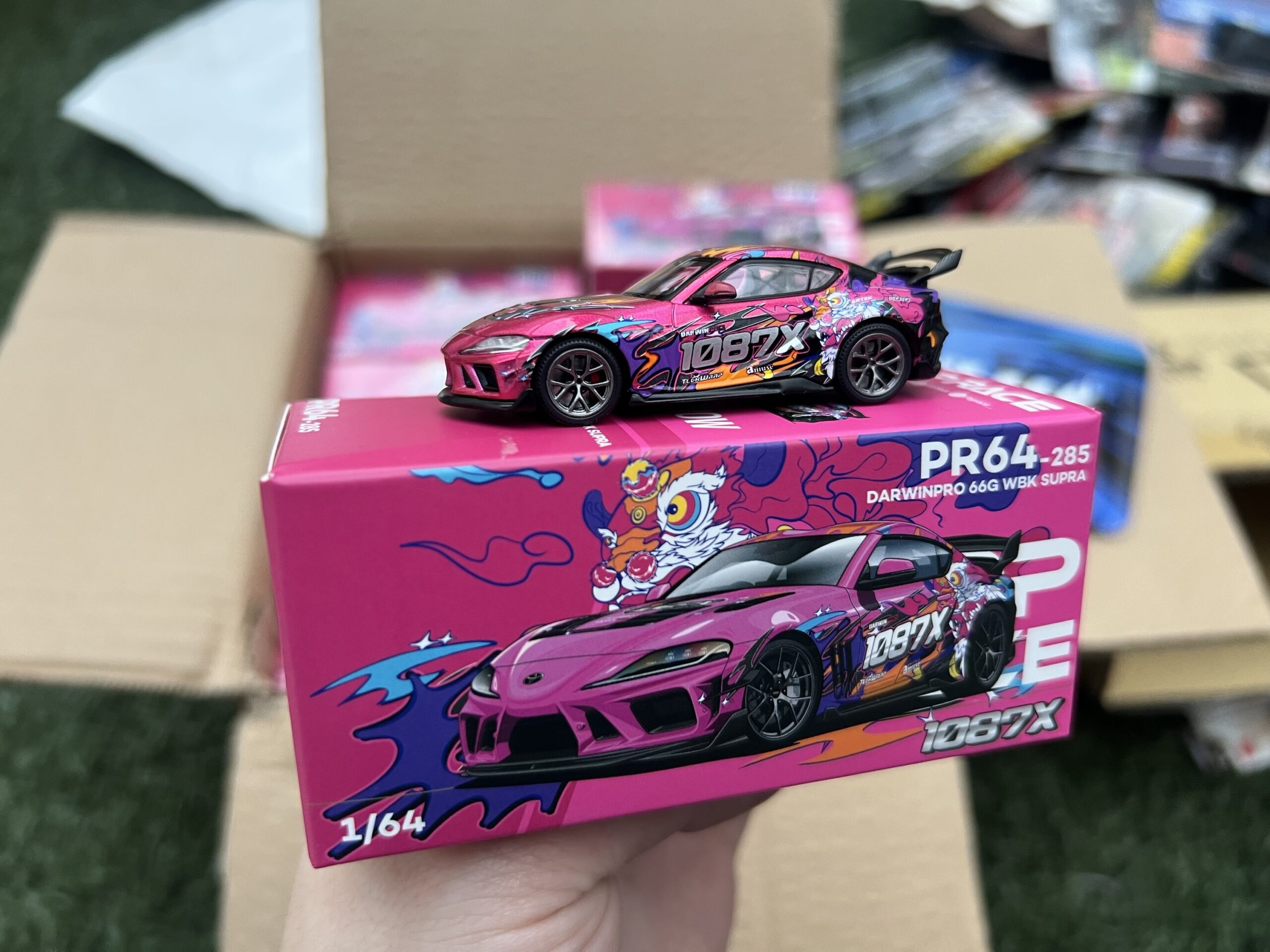 POPRACE 1/64 DARWIN PRO 66G WBK SUPRA (A90) - 1087X LION DANCE