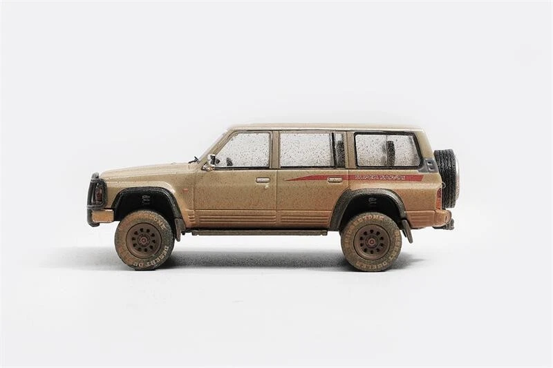 Shadow Pro 1:64 Nissan Patrol (Y60)SUV Sands with Mud Efect - Imagen 3