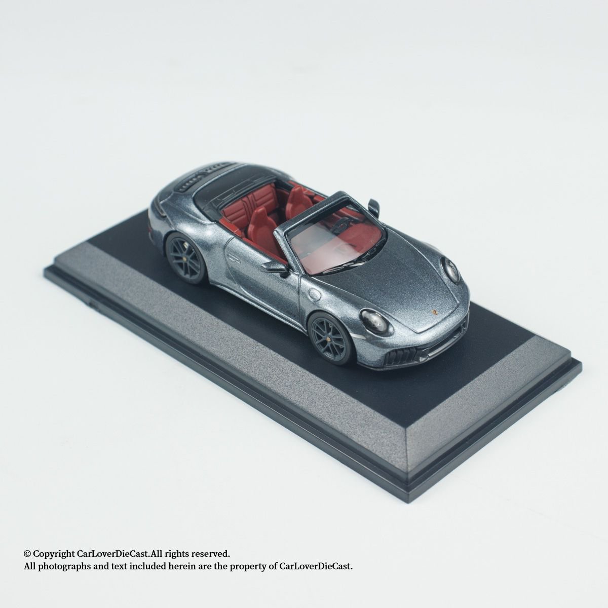 MINICHAMPS 1:64 PORSCHE 911 (992.2) CARRERA GTS CABRIOLET - 2025 - GREY METALLIC - Imagen 9