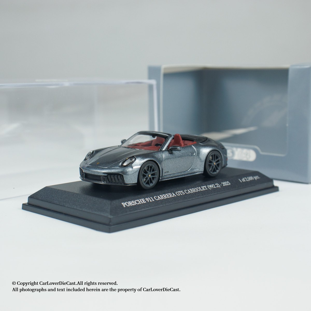 MINICHAMPS 1:64 PORSCHE 911 (992.2) CARRERA GTS CABRIOLET - 2025 - GREY METALLIC - Imagen 3