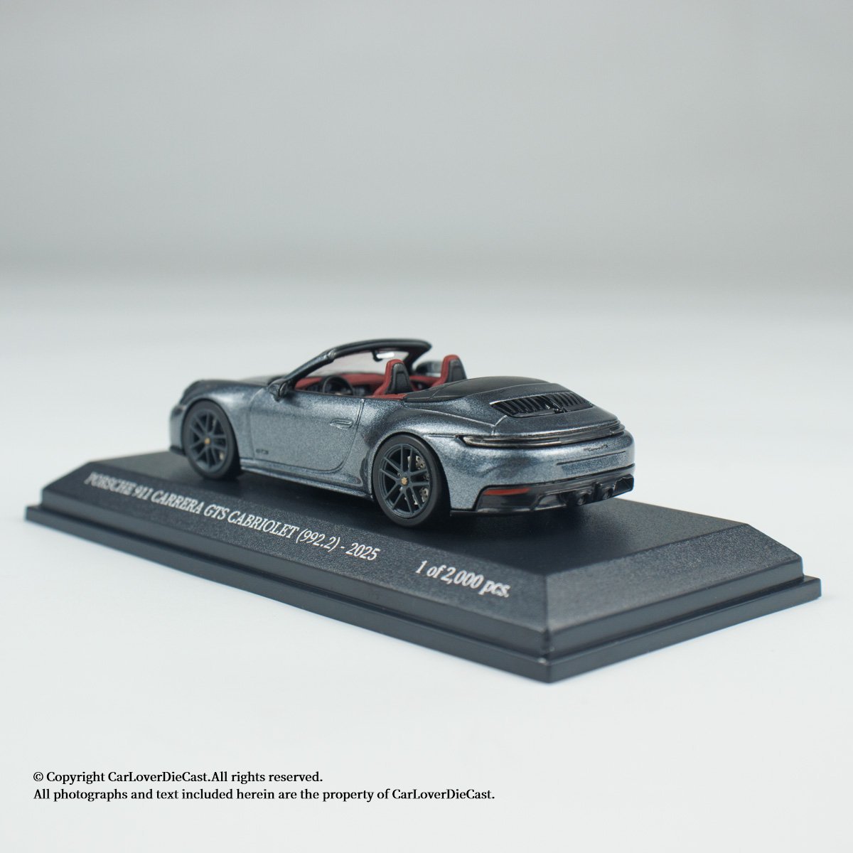 MINICHAMPS 1:64 PORSCHE 911 (992.2) CARRERA GTS CABRIOLET - 2025 - GREY METALLIC - Imagen 5